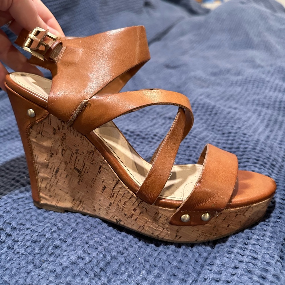 Strapy Leather Guess Wedge Sandel. Very comfy! Size 7